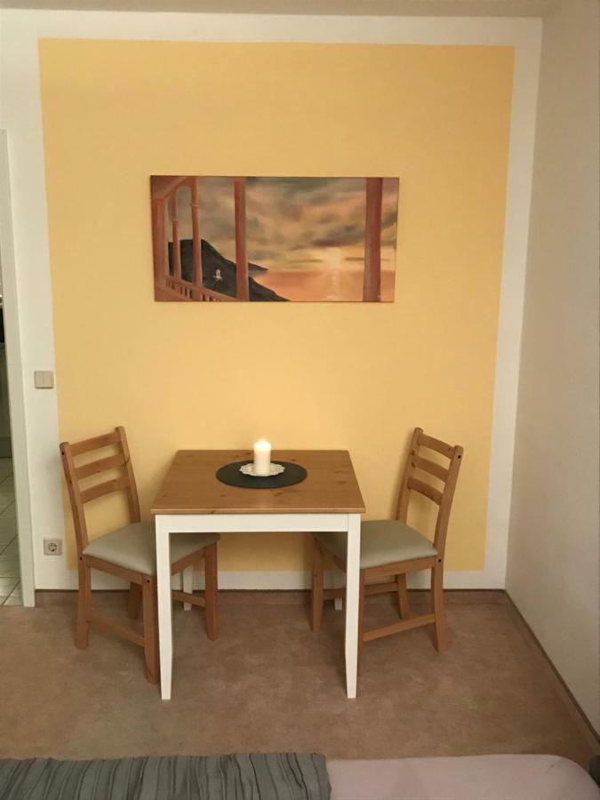 Kleine Wohnung Im Gruenen Dresden Bagian luar foto